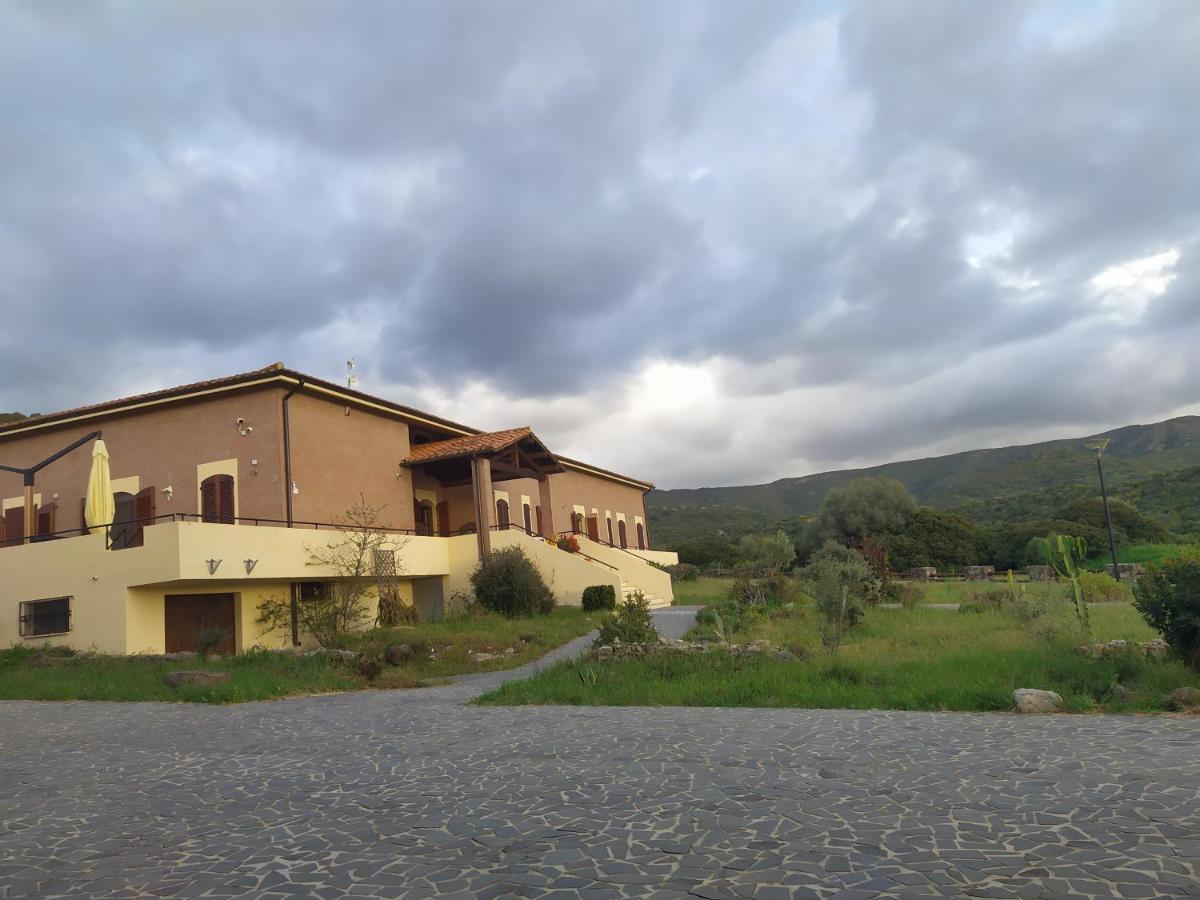 Marrubiu Resort Note Di Stelle Buitenkant foto