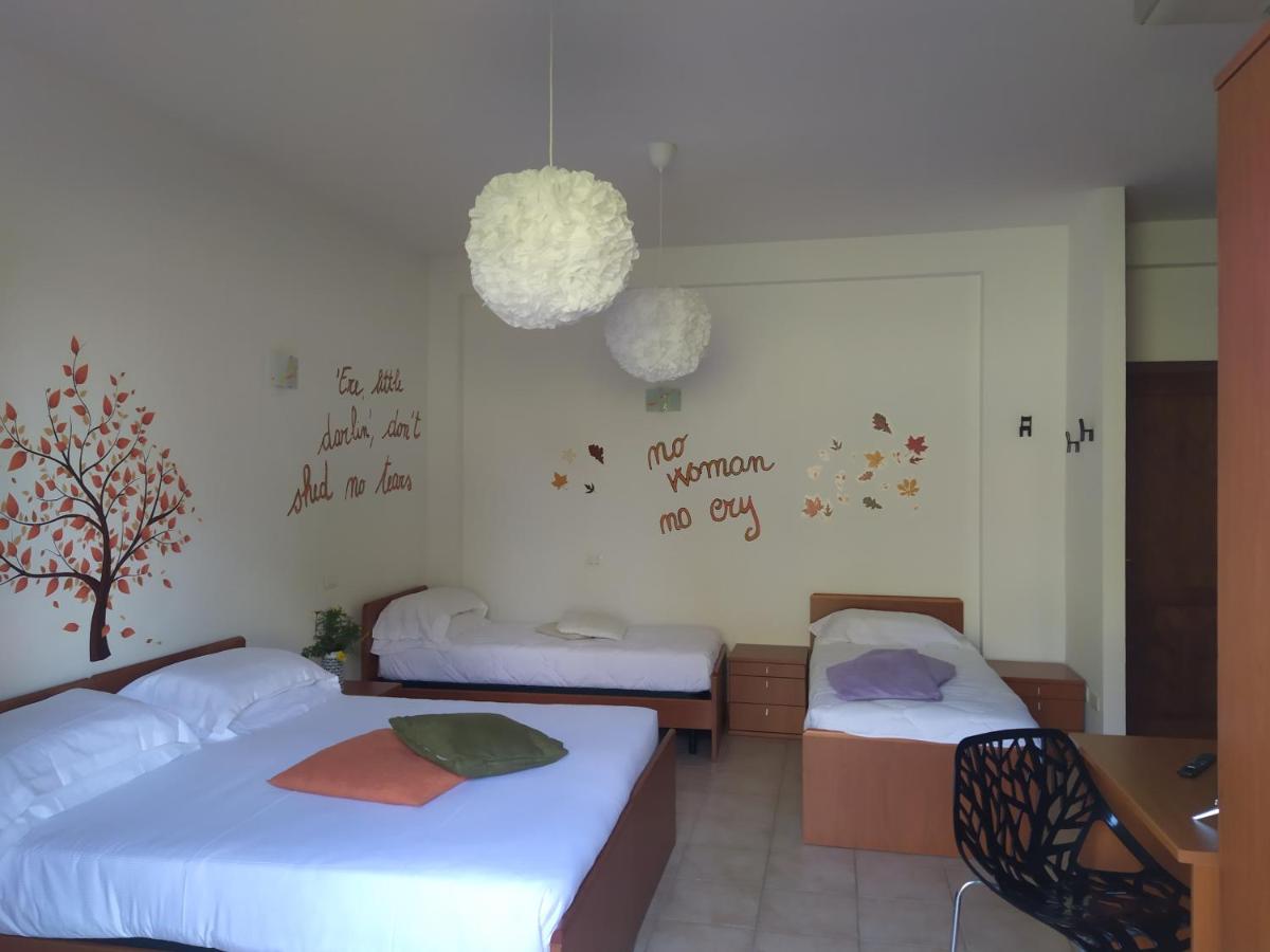 Marrubiu Resort Note Di Stelle Buitenkant foto