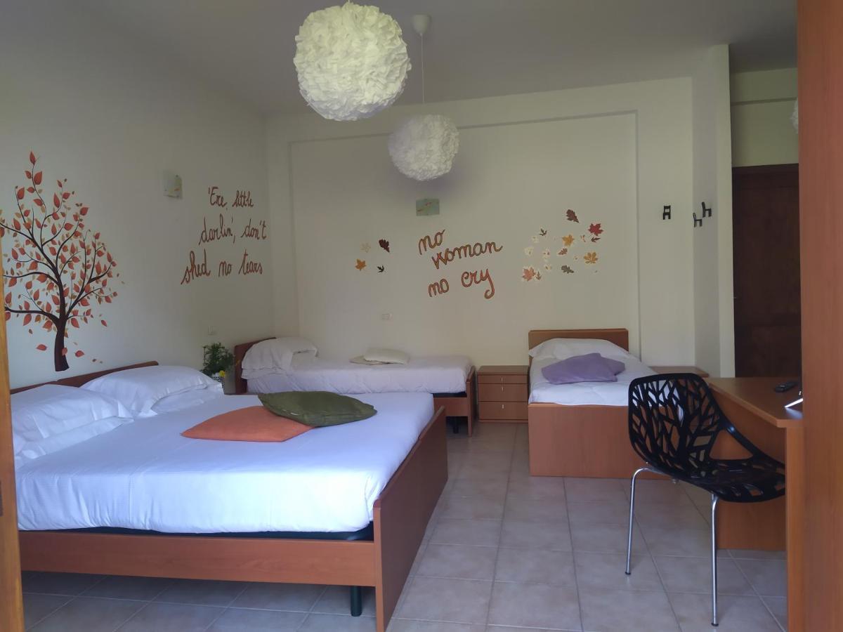 Marrubiu Resort Note Di Stelle Buitenkant foto